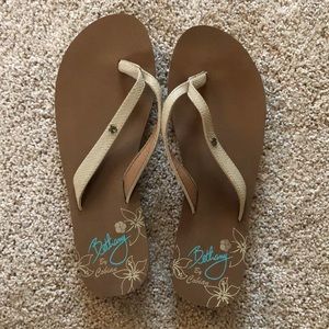 NWOT Bethany flip flops